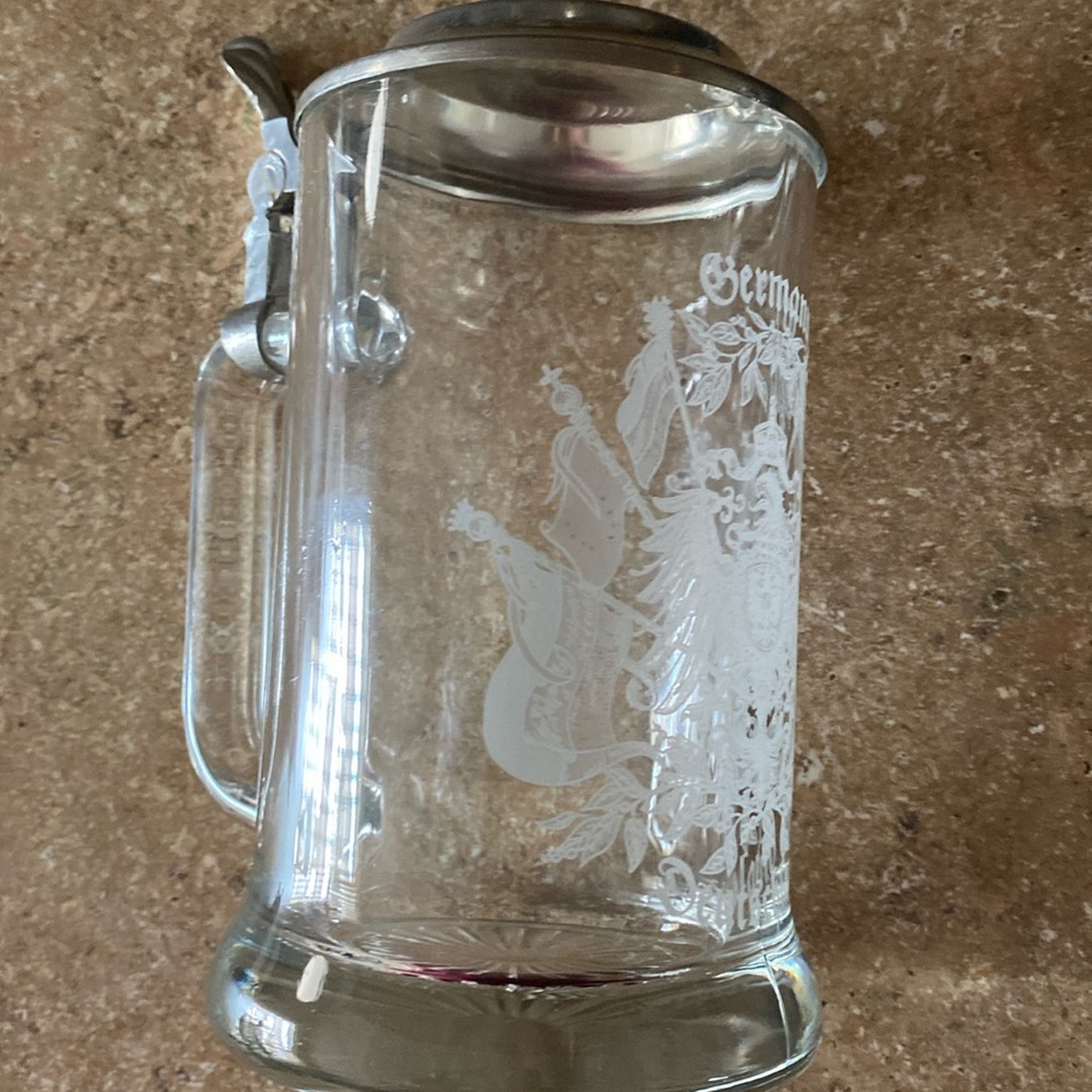 Zinn Beer Stein 95% pewter silver lid. Made in Germany. Hand cut design